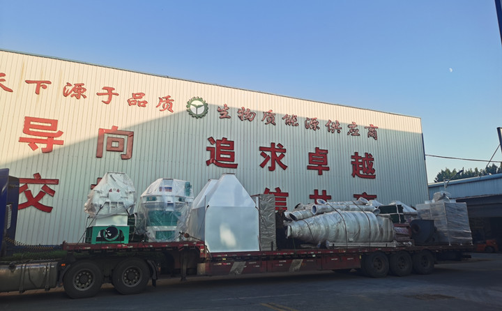 秸稈制粒機裝車現場