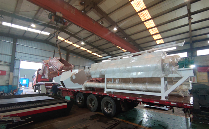 飼料顆粒機(jī)生產(chǎn)線裝車 飼料顆粒機(jī)生產(chǎn)線裝車