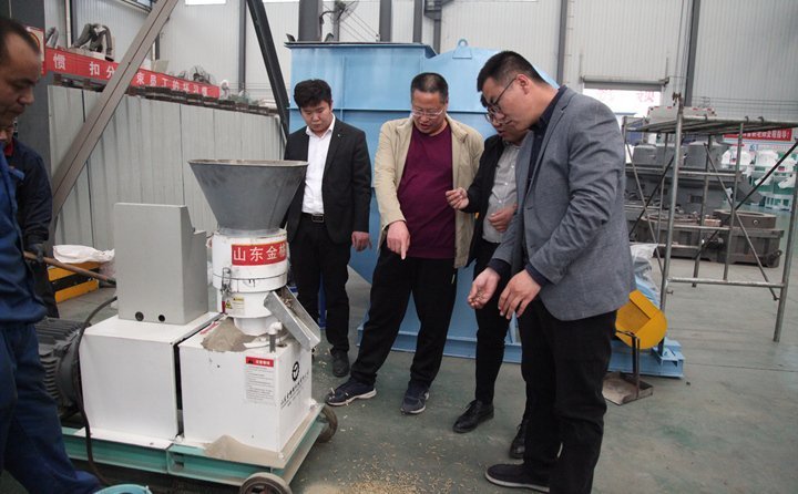 威海老總對秸稈顆粒機設備的詳細了解