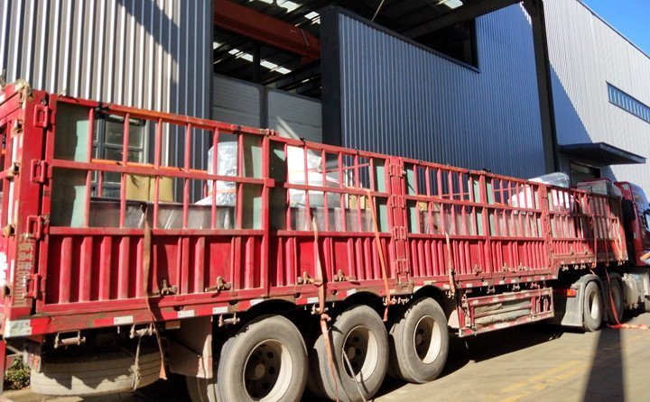 2臺132kw花生殼顆粒機發往山東菏澤,總的年產量可達5000-6000噸 2臺132kw花生殼顆粒機發往山東菏澤,總的年產量可達5000-6000噸